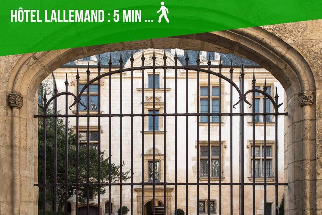 Les Quatre Piliers - 1 Min Palais Jacques Coeur Lägenhet Bourges Exteriör bild